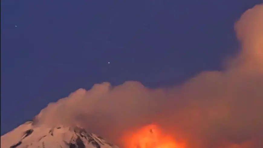 ERUMPIRALA ETNA! VULKAN IZBACUJE LAVU, PADA PEPEO, ČUJU SE EKSPLOZIJE