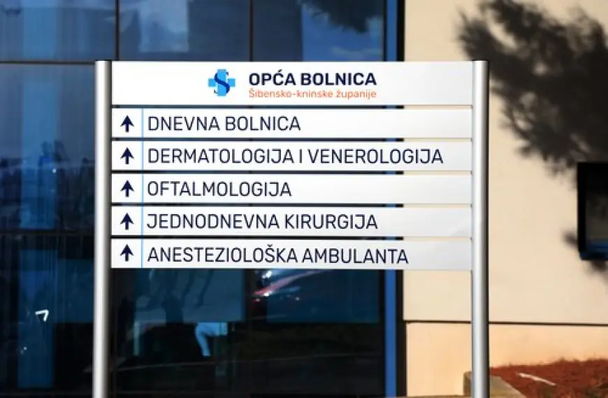 DIO STROPA SE URUŠIO NA PACIJENTA U WC-u ŠIBENSKE BOLNICE