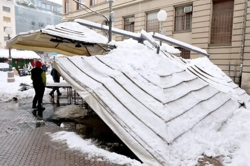 NEZGODA U CENTRU ZAGREBA: POD SNIJEGOM PROPALA TENDA KAFIĆA