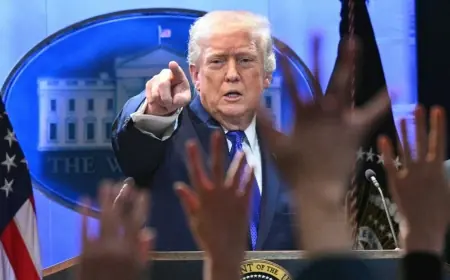 TRUMP NAKON ŠTO MU JE VRHOVNI SUD UKINUO CARINE: "SMIJEŠNA ODLUKA DALA MI JE JOŠ VEĆI MOĆ, UVODIM NOVE GLOBALNE CARINE OD 10%!"