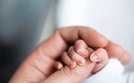 STRAVIČNA TRAGEDIJA U SUSJEDSTVU: OTAC ZASPAO S BEBOM, KAD SE PROBUDIO, BILA JE MODRA I BEZ ZRAKA. PREMINULA JE