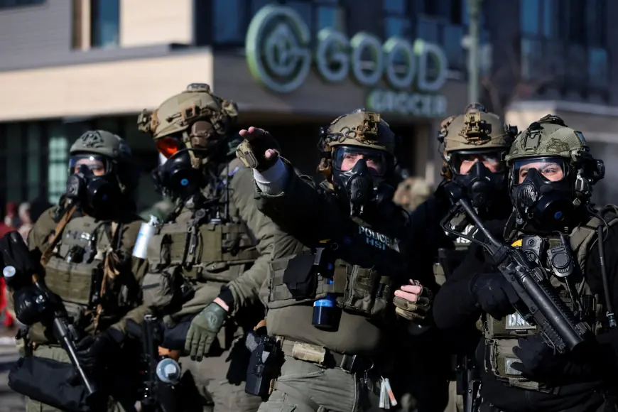 TRUMP POVLAČI 700 ICE AGENATA IZ MINNESOTE