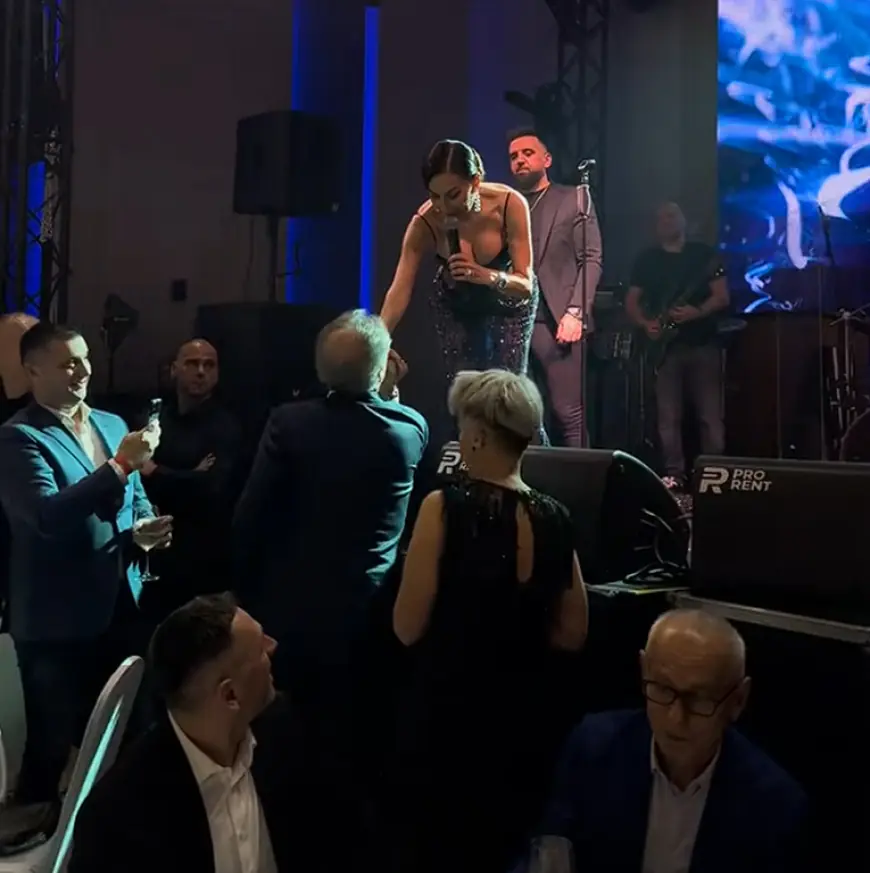 BJEGUNAC MAMIĆ LJUBIO RUKU ARKANOVOJ UDOVICI