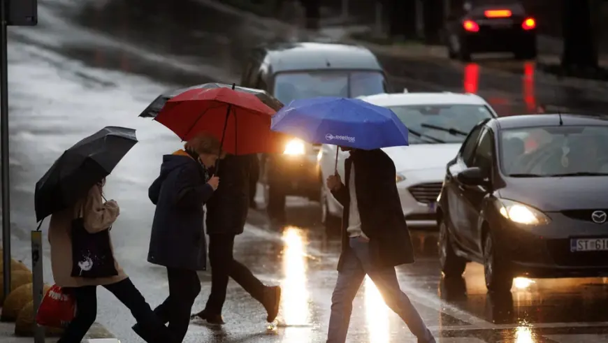 STIŽE PROMJENA VREMENA, DIO HRVATSKE I POD CRVENIM UPOZORENJEM: OČEKUJU SE GRMLJAVINSKA NEVREMENA I SNAŽNI UDARI VJETRA
