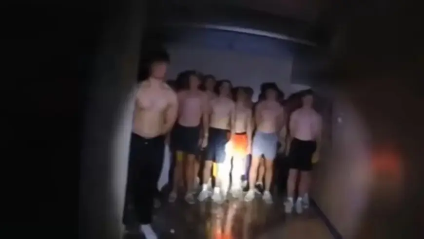POLICIJA DOŠLA ZBOG DOJAVE O POŽARU, NO U PODRUMU SU ZATEKLI 56 MLADIĆA S POVEZIMA PREKO OČIJU