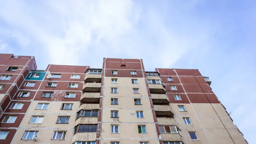 DIJETE OD 18 MJESECI PALO SA 33 METRA, OVAKO SU MU PROLAZNICE SPASILE ŽIVOT