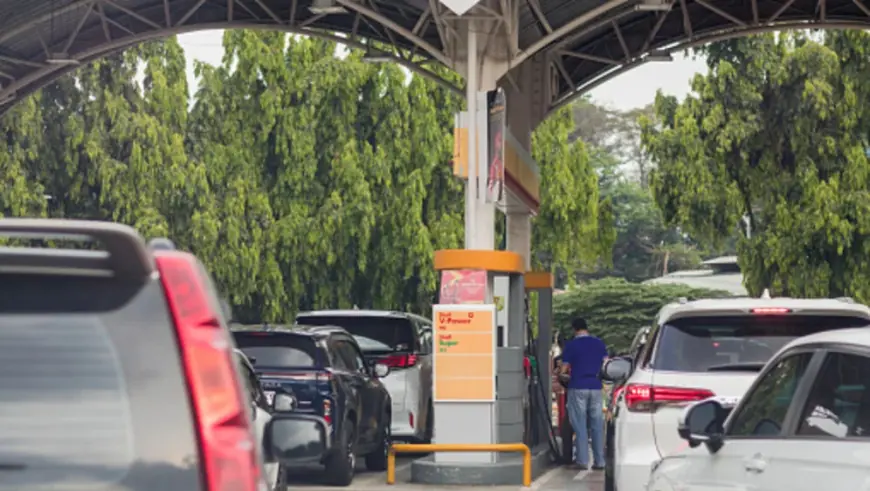 U SUSJEDSTVU OGROMNE KOLONE NA PUMPAMA, SVI POHRLILI PREKO GRANICE: PROMET REGULIRA POLICIJA