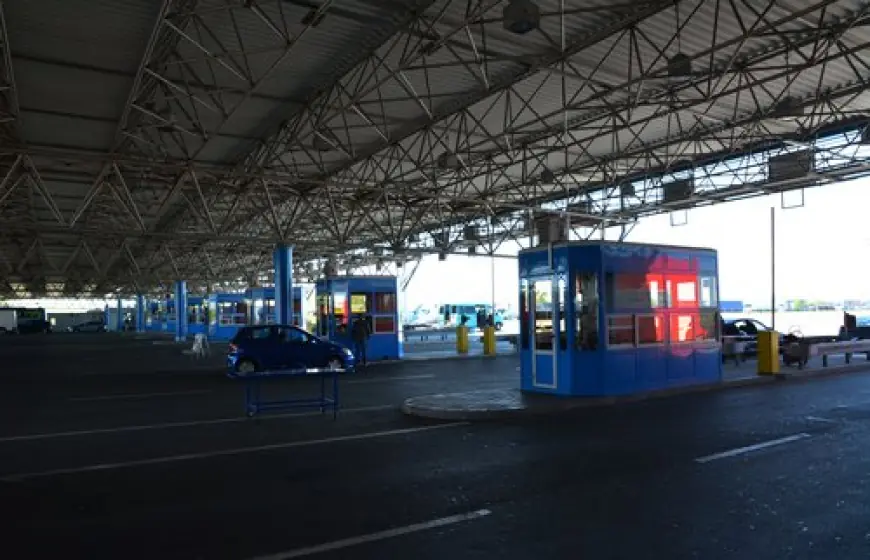 USKOK POKRENUO ISTRAGU PROTIV CARINIKA KOJI JE UZEO 5000 EURA MITA