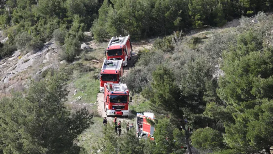 POŽAR U DALMACIJI: NA TERENU 50 VATROGASACA, POMAŽE I KANADER