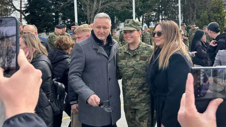 PONOSNI OTAC: THOMPSON STIGAO NA PRISEGU KĆERI