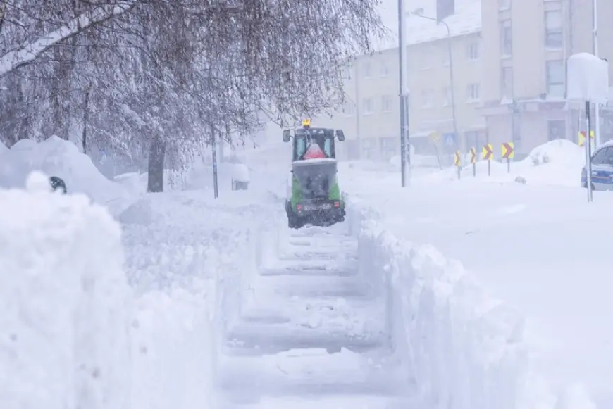U KORENICI PALO 80 CM SNIJEGA. "SITUACIJA SE NE POBOLJŠAVA. STALNO SE VRTIMO U KRUG."