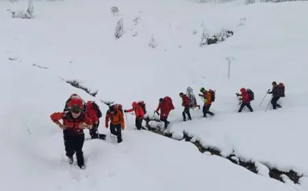 JEDNA OD NAJZAHTJEVNIJIH AKCIJA: SPASIOCI SPASILI POTHLAĐENE I DEHIDRIRANE PLANINARE NA TRIGLAVU