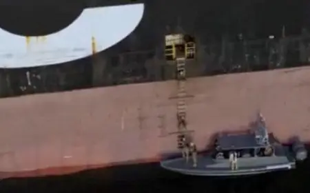 U HORMUŠKOM TJESNACU 20.000 POMORACA "ZAROBLJENO" NA TERETNIM BRODOVIMA