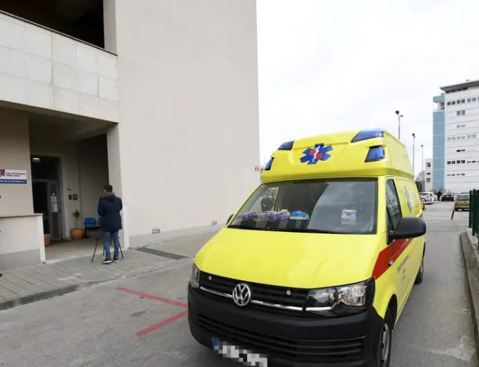 MUŠKARAC (35) U ZADRU DOŠAO NA HITNU ZBOG BOLI U RUCI, UMRO 20 MINUTA NAKON ŠTO SU GA POSLALI KUĆI!