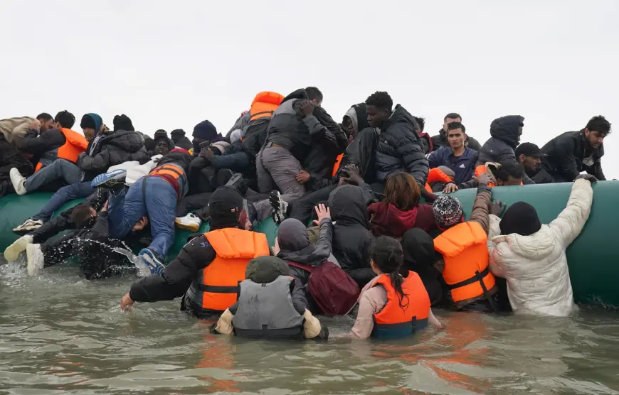 BRODOVI U BLIZINI ITALIJE SPASILI 32 MIGRANTA, 71 OSOBA NESTALA