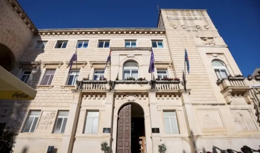 JAVNI POZIV ZADARSKE ŽUPANIJE KOD GRAĐANA IZAZVAO NEZADOVOLJSTVO: "NAJTEŽE JE SAMOHRANIM MAJKAMA..."