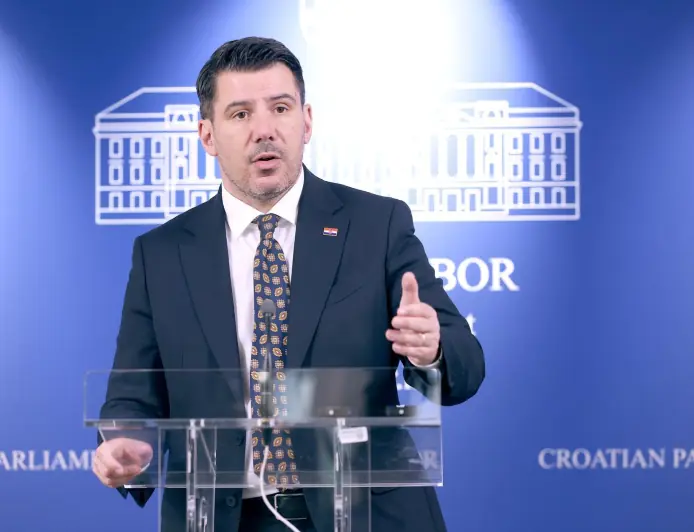 GRMOJA O UBOJSTVU U DRNIŠU: VLAST JE ZAKAZALA NA SVIM RAZINAMA