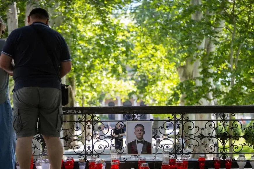 ZAGREBČANI ODALI POČAST UBIJENOM LUKI: "MORAMO ZAUSTAVITI OVAKVE TRAGEDIJE, HRVATSKA TREBA PROMJENU"