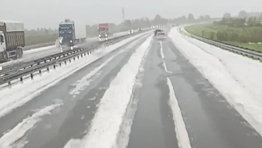 NESTVARNI PRIZORI! TUČA ZABIJELILA AUTOCESTU: "KAO USRED ZIME. OVO JE ČUDO"