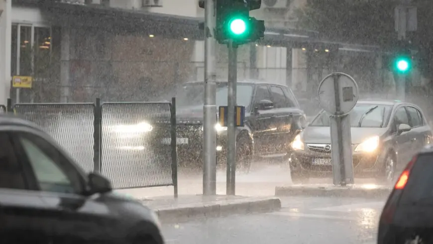 STIŽE NOVO NEVRIJEME, UPALJEN METEOALARM ZA CIJELU ZEMLJU: U OVIM DIJELOVIMA ZEMLJE BIT ĆE NAJGORE
