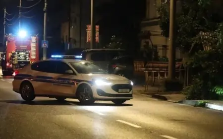 BRUTALAN SUKOB NA PARKIRALIŠTU: JEDNOG DRŽALI, DVOJICA GA TUKLI, A ONDA JE STIGAO AUTOMOBIL
