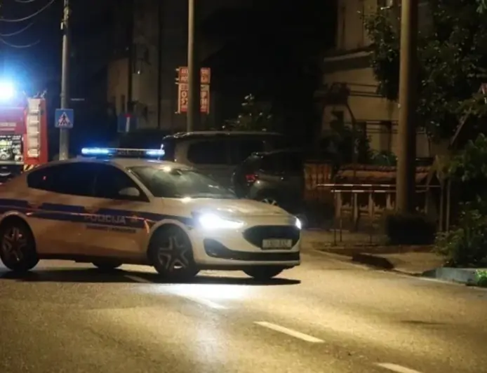 BRUTALAN SUKOB NA PARKIRALIŠTU: JEDNOG DRŽALI, DVOJICA GA TUKLI, A ONDA JE STIGAO AUTOMOBIL