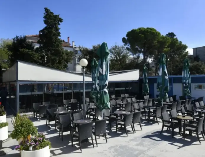 BORE MRŠIĆ ŠEF KRIMINALISTIČKE POLICIJE PU ZADARSKE UKRAO BROJILO ZA STRUJU NA PLAŽI KOLOVARE