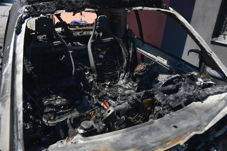 KOD ZAPREŠIĆA IZGORJELA DVA MERCEDESA