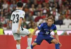 MODRIĆ JE NA OPROŠTAJU SVOM ‘NASLJEDNIKU‘ DODIJELIO NEKOLIKO POUČNIH LEKCIJA
