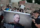 ZELENSKI SE SASTAJE S GENERALIMA U NADI DA ĆE SMIRITI PROSVJEDE