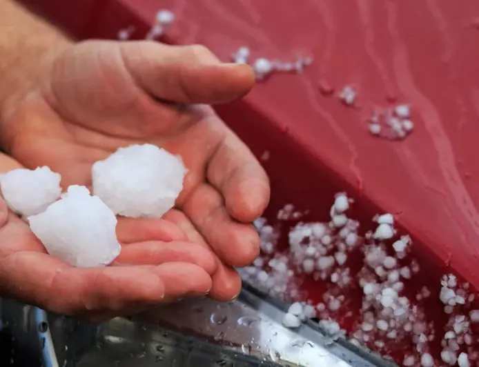 SNAŽNO NEVRIJEME POGODILO SLOVENIJU, NA SNAZI NIZ UPOZORENJA I ZA HRVATSKU