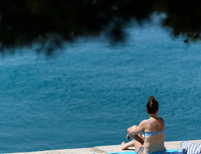 DRAMA NA PLAŽI, TROJICA MLADIĆA POSTALI HEROJI: "BEZ RAZMIŠLJANJA SU SKOČILI U MORE"