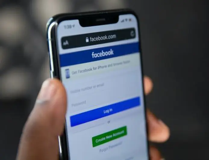 PAO FACEBOOK, TISUĆE KORISNIKA PRIJAVLJUJU PROBLEME