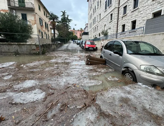 CRVENI ALARMI ZA DALMACIJU, METEOTSUNAMI NA HVARU, VISU... STIŽE NOVA FRONTA
