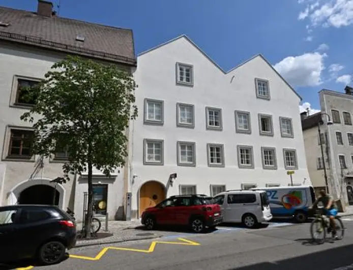 RODNA KUĆA ADOLFA HITLERA U AUSTRIJI POSTALA - POLICIJSKA POSTAJA