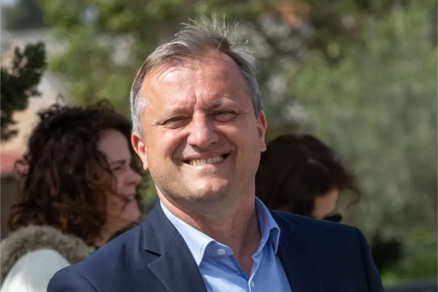 PIJANDURA I KLOŠAR BRANKO DUKIĆ PRODAO CESTU HOTELU HYATT!