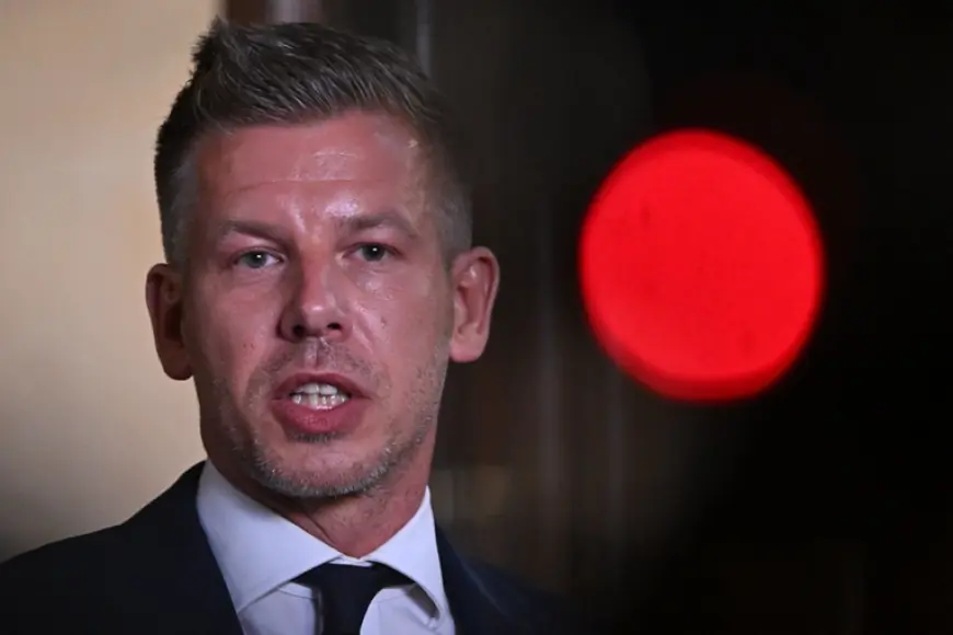 MAGYAR RAZMONTIRAO ORBANOVU DRŽAVU. PREDSJEDNIK POTPISAO VLASTITU SMJENU