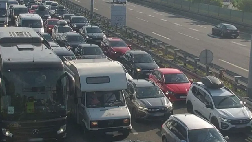 KILOMETARSKE KOLONE NA AUTOCESTAMA, IMA I NESREĆA: EVO GDJE JE NAJGORE