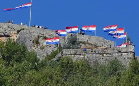 DILJEM HRVATSKE OBILJEŽAVA SE DAN POBJEDE I 31. OBLJETNICA OLUJE