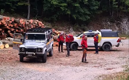 SATIMA HODALI KROZ KIŠU, VJETAR I MAGLU: HGSS PRONAŠAO OLUPINU AVIONA I DVA TIJELA