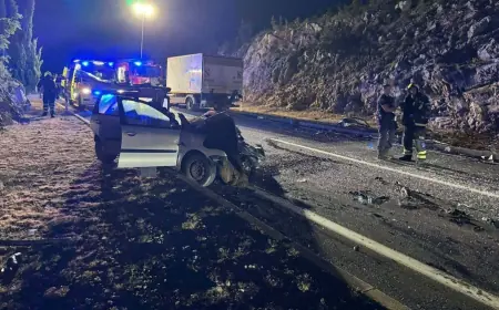 TEŠKA NESREĆA NA NAŠEM OTOKU: PIJAN PREŠAO U SUPROTNU TRAKU I UDARIO U KAMION