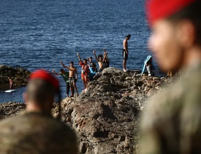 OBAVJEŠTAJCI OTKRILI ŠTO JE PREDHODILO DOLASKU TISUĆU MIGRANATA: "ISKORISTILI SU MEĐUNARODNI ODJEK"