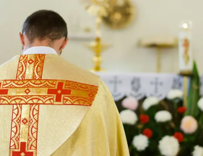 OBRAT U SLUČAJU ZLOSTAVLJANJA U SJEMENIŠTU: VATIKAN UTVRDIO DA JE SVEĆENIK KRIV I NAREDIO NJEGOVO KAŽNJAVANJE, ALI...