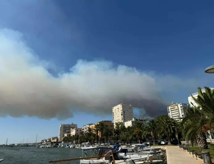 POŽAR NA DVIJE LOKACIJE KOD ZADRA