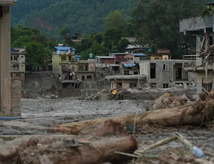 SKOČIO BROJ MRTVIH U NEPALU, TIJELA PRONALAZE I U INDIJI. IZDANO NOVO UPOZORENJE