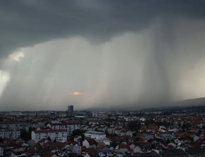 STIŽU GRMLJAVINSKA NEVREMENA I OLUJNI VJETAR: DVIJE REGIJE POD UPOZORENJEM