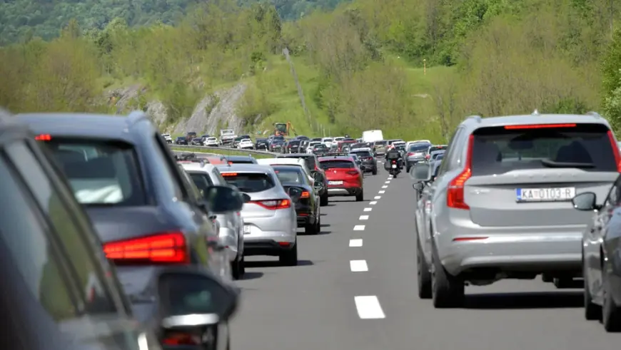 NA A1 KOLONA OD 10 KILOMETARA