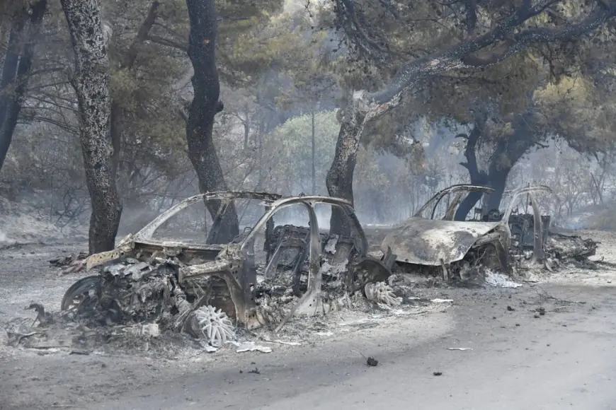 IZGORENI OBJEKTI I VOZILA, LJUDI S KOFERIMA: OVAKO IZGLEDA JUTRO NAKON NOĆNOG UŽASA