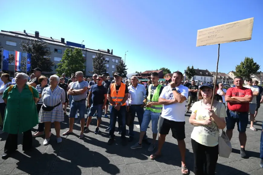 PROSVJED U GOSPIĆU ZBOG OPASNOG OTPADA. "IZDALI SU LIKU"