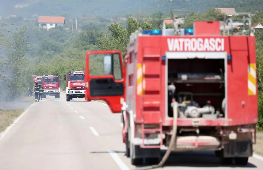 TROJE KANAĐANA IZAZVALO POŽAR U DRNIŠKOM KRAJU. ŽENA UHIĆENA, ZA DVOJE SE JOŠ TRAGA